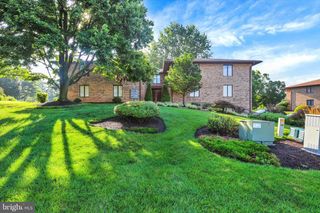 5860 FAIRWAY DR W #4, Fayetteville, PA 17222