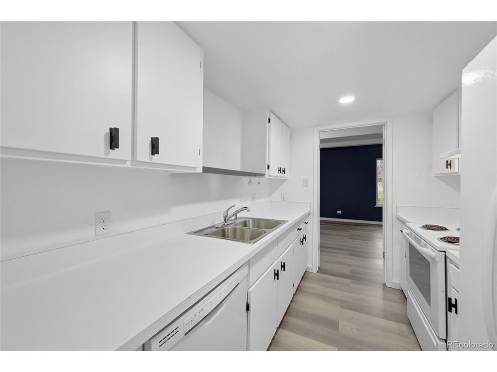 9700 E Iliff Ave B14, Denver, CO 80231