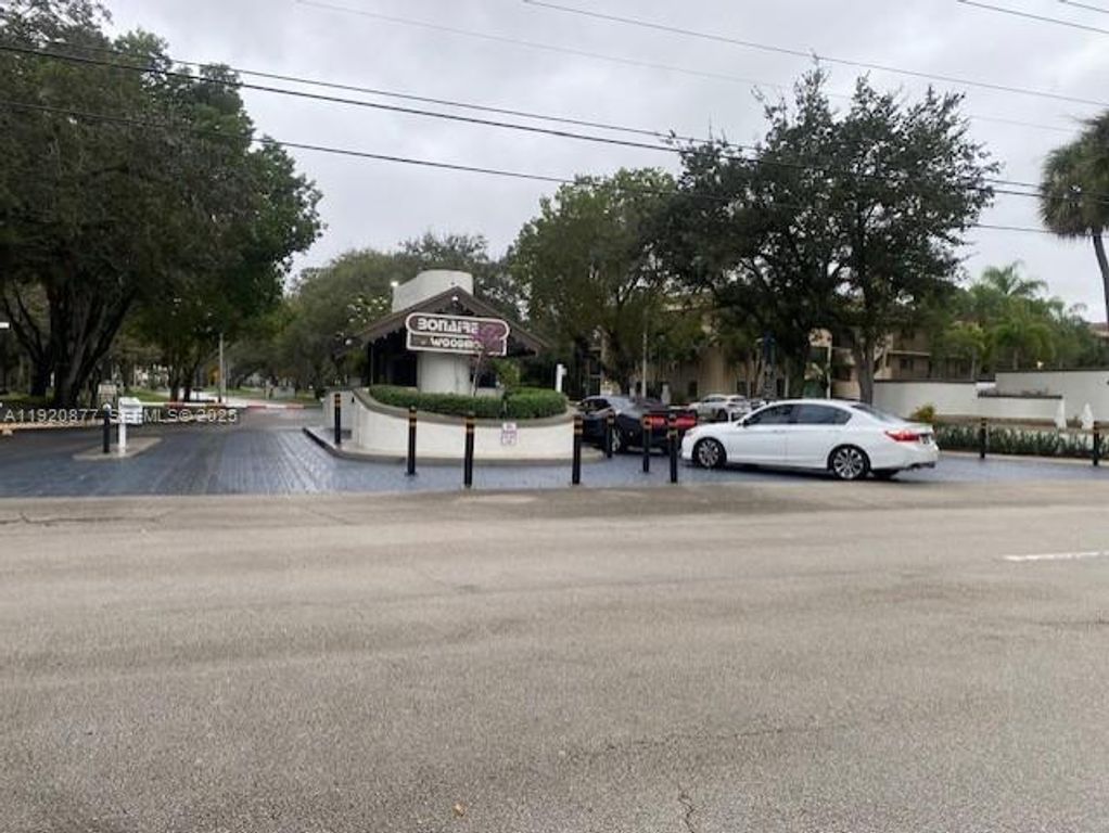 7675 NW 79th Ave 109, Tamarac, FL 33321