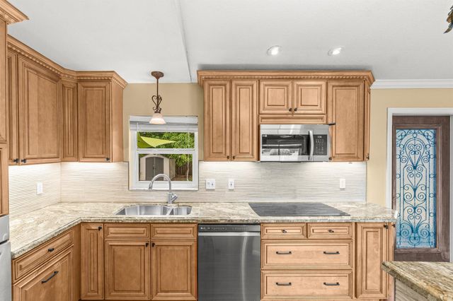 5427 Sunrise Boulevard, Delray Beach, FL 33484