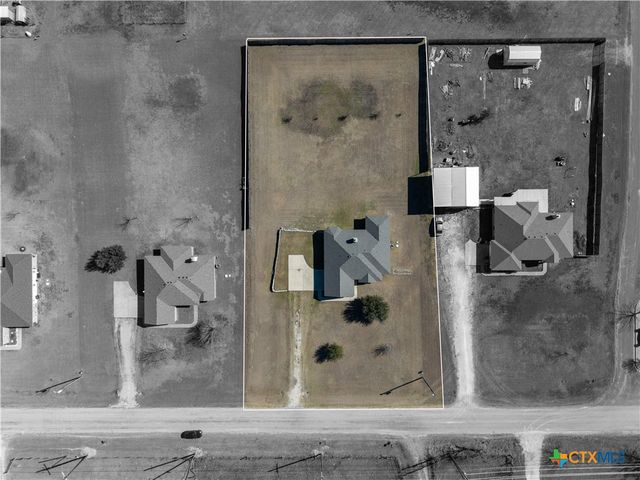 8407 Shaw Road, Rogers, TX 76569