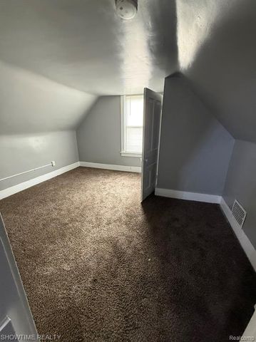 31 Fessenden Street, Mount Clemens, MI 48043