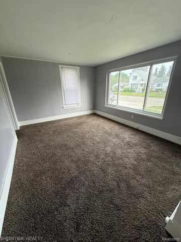 31 Fessenden Street, Mount Clemens, MI 48043