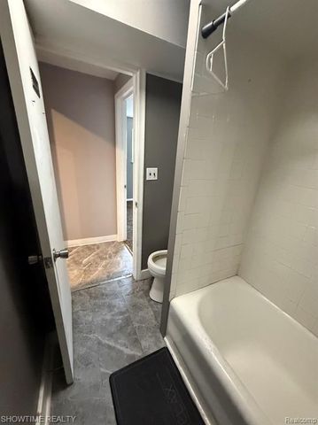 31 Fessenden Street, Mount Clemens, MI 48043