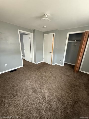 31 Fessenden Street, Mount Clemens, MI 48043