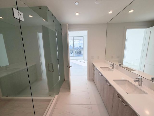 153 N Seabreeze blv S-903, Fort Lauderdale, FL 33304