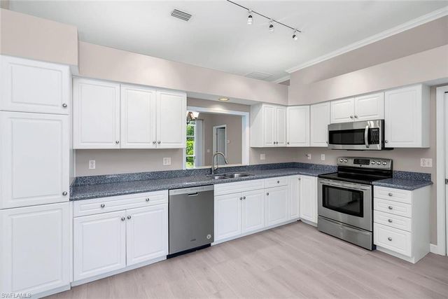 2389 Piccadilly Circus, Naples, FL 34112