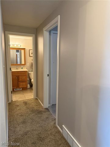 6482 State Road E16, Parma, OH 44134