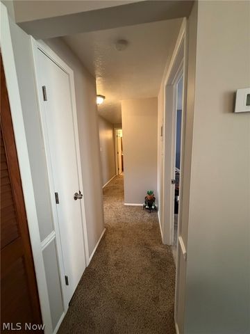 6482 State Road E16, Parma, OH 44134