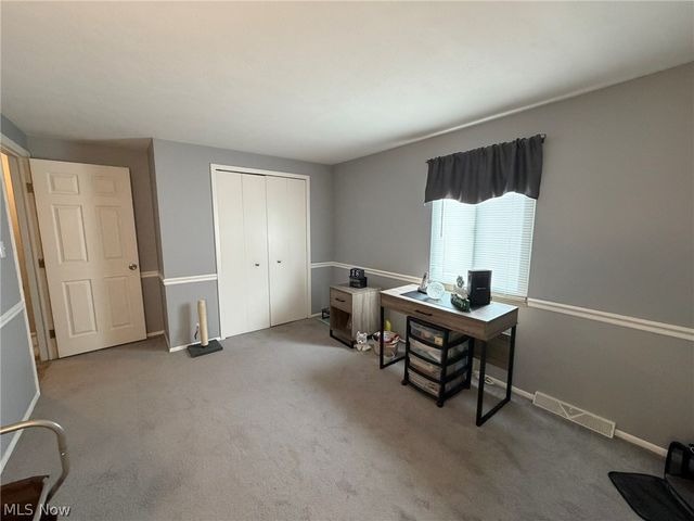 6482 State Road E16, Parma, OH 44134