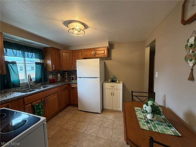 6482 State Road E16, Parma, OH 44134