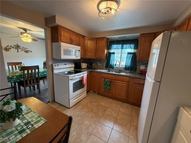 6482 State Road E16, Parma, OH 44134