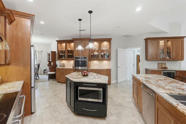 661 7TH AVENUE N, Tierra Verde, FL 33715