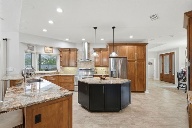 661 7TH AVENUE N, Tierra Verde, FL 33715