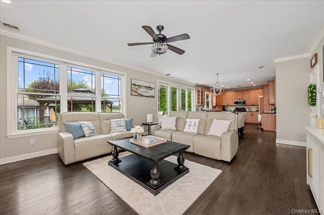 27 Crescent Cove Drive, Seaford, NY 11783