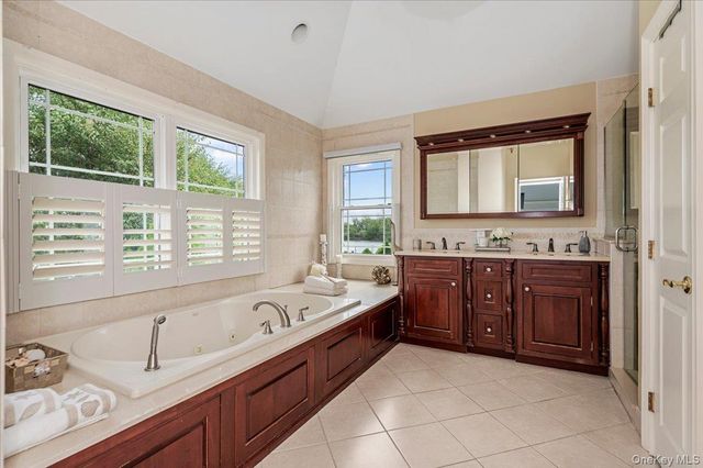 27 Crescent Cove Drive, Seaford, NY 11783