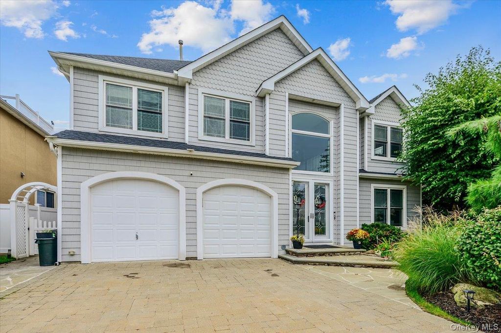 27 Crescent Cove Drive, Seaford, NY 11783 — photo 4