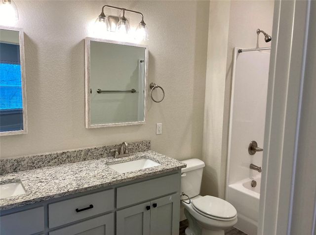 4 Kemble Circle, Bella Vista, AR 72714