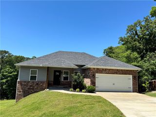 4 Kemble Circle, Bella Vista, AR 72714