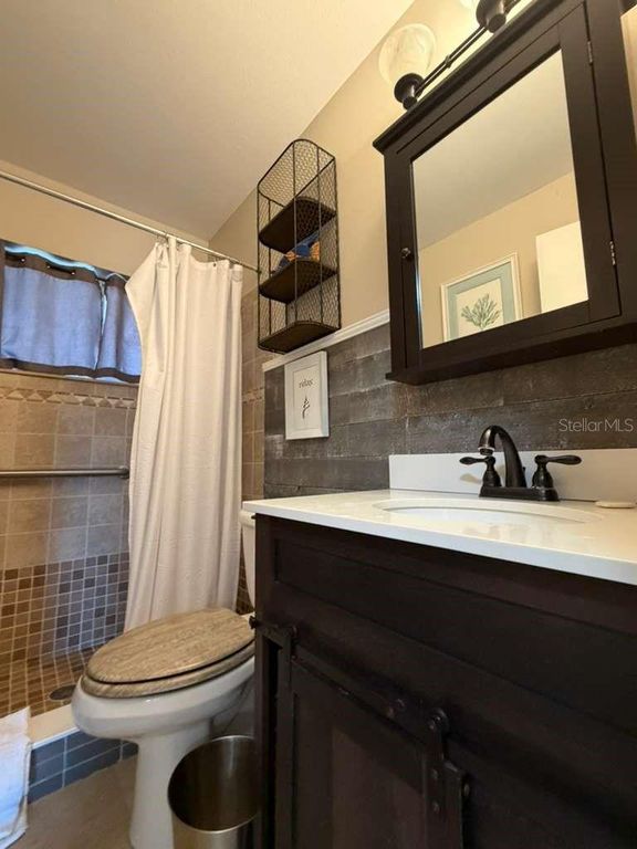 Image 13 of property listing at 1832 SUNNY DRIVE D-32, Bradenton, FL 34207