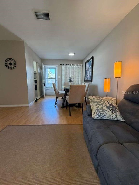 Image 3 of property listing at 1832 SUNNY DRIVE D-32, Bradenton, FL 34207