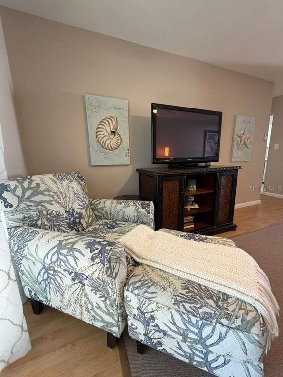 Image 4 of property listing at 1832 SUNNY DRIVE D-32, Bradenton, FL 34207