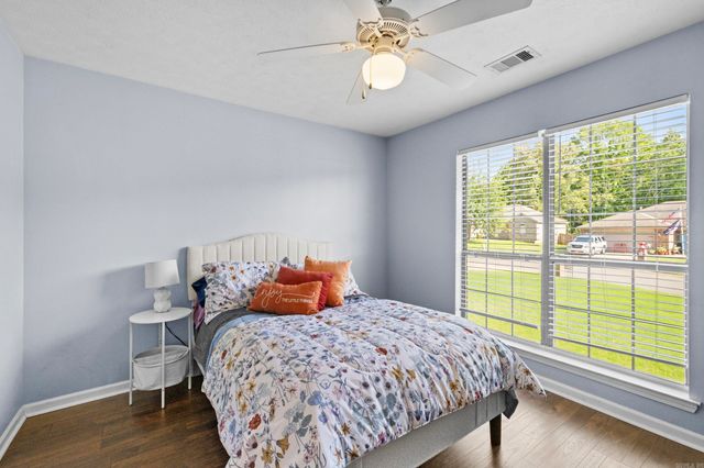 1304 Riverwood Drive, Jacksonville, AR 72076