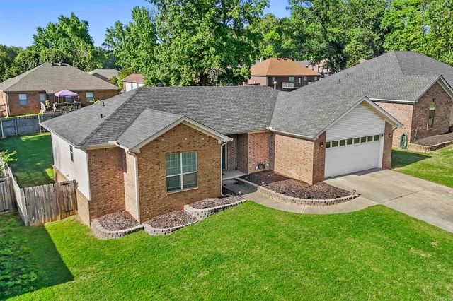 1304 Riverwood Drive, Jacksonville, AR 72076