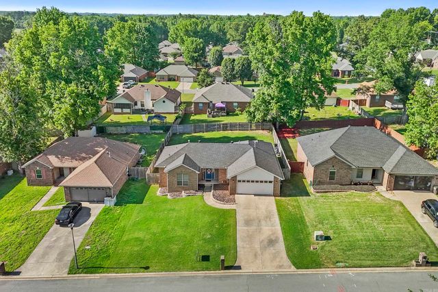 1304 Riverwood Drive, Jacksonville, AR 72076