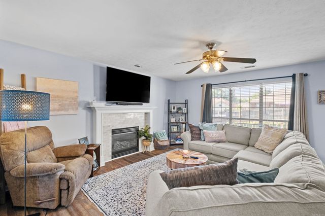 1304 Riverwood Drive, Jacksonville, AR 72076