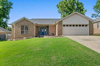 1304 Riverwood Drive, Jacksonville, AR 72076