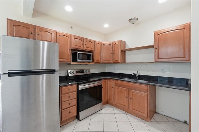 143 Providence St 2, Worcester, MA 01604