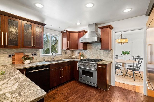 8930 N Maitland ROAD, Bayside, WI 53217