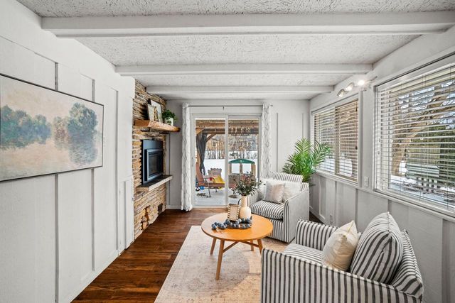 8930 N Maitland ROAD, Bayside, WI 53217