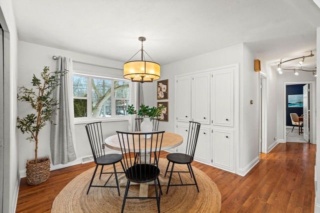 8930 N Maitland ROAD, Bayside, WI 53217