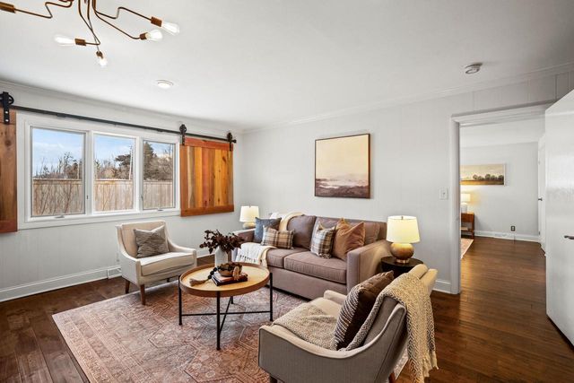 8930 N Maitland ROAD, Bayside, WI 53217