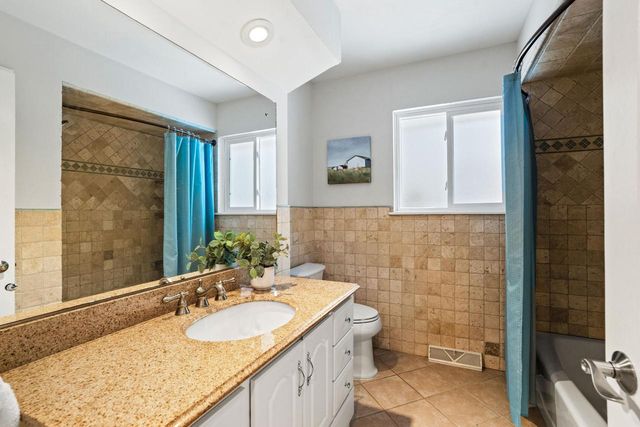 8930 N Maitland ROAD, Bayside, WI 53217