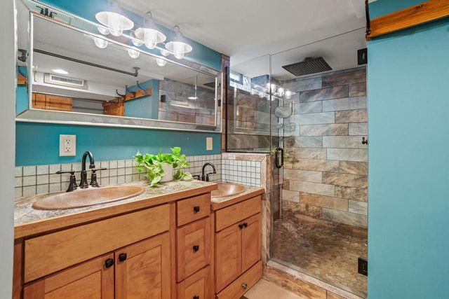 8930 N Maitland ROAD, Bayside, WI 53217