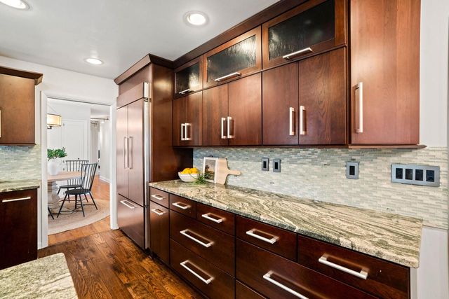 8930 N Maitland ROAD, Bayside, WI 53217