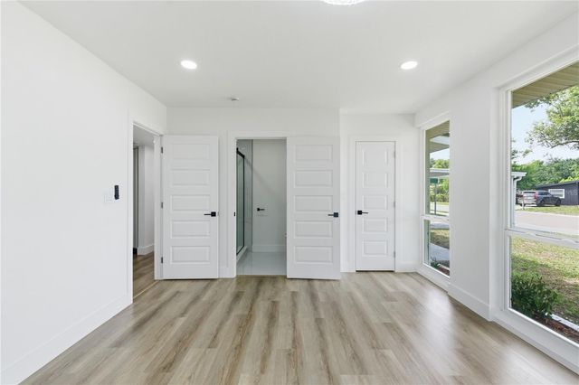 907 LEISURE AVENUE, Tampa, FL 33613