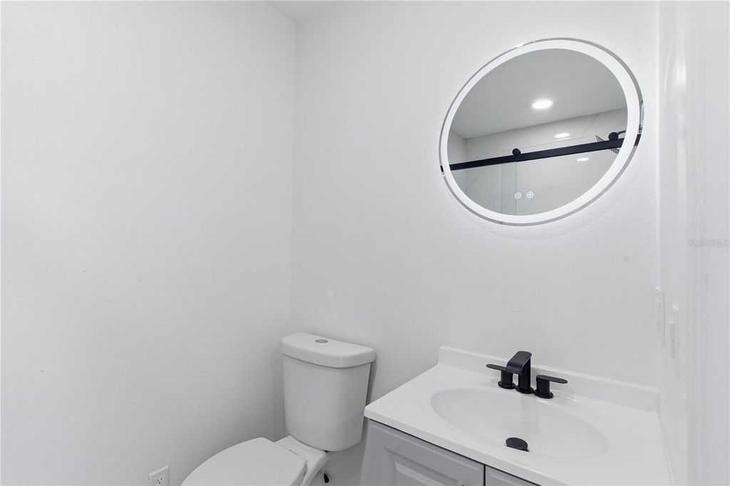Image 13 of property listing at 907 LEISURE AVENUE, Tampa, FL 33613