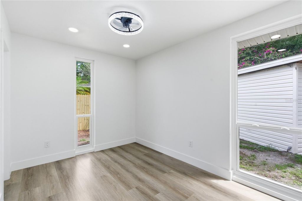 Image 15 of property listing at 907 LEISURE AVENUE, Tampa, FL 33613