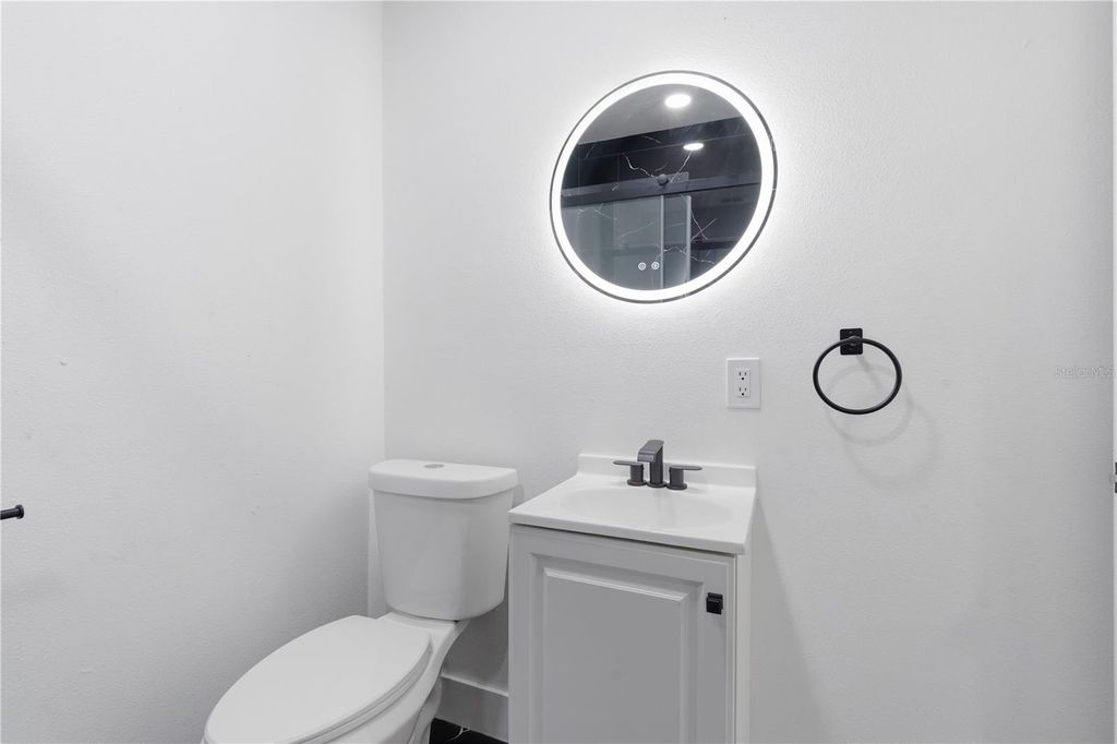 Image 19 of property listing at 907 LEISURE AVENUE, Tampa, FL 33613