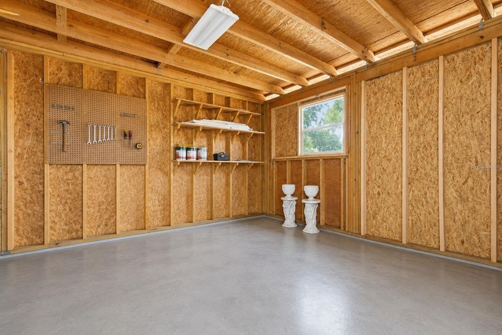 Image 23 of property listing at 907 LEISURE AVENUE, Tampa, FL 33613