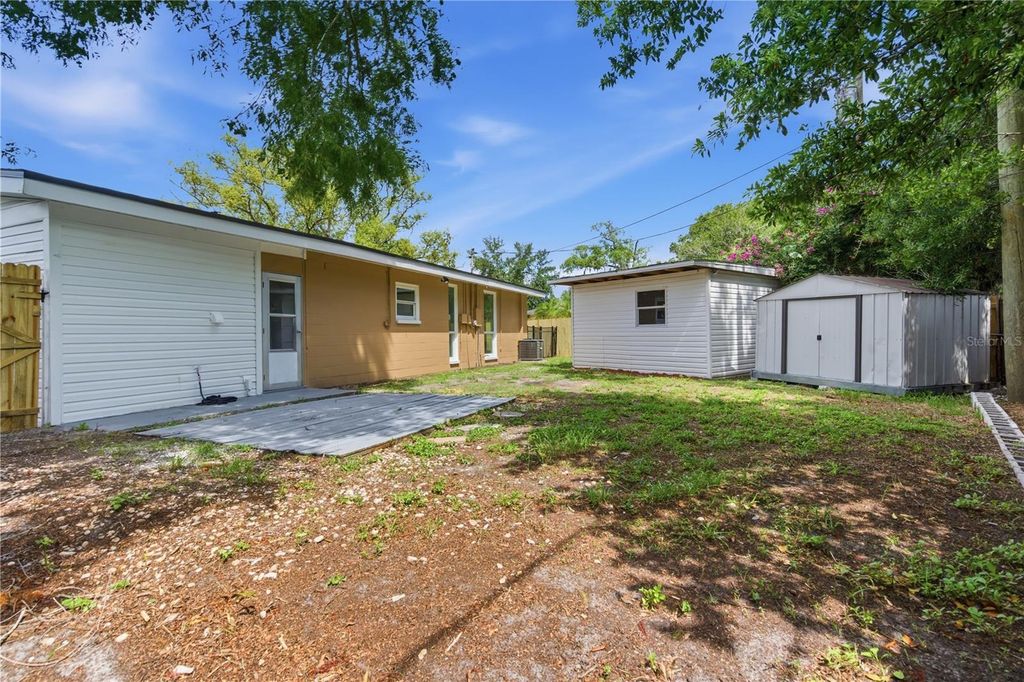 Image 24 of property listing at 907 LEISURE AVENUE, Tampa, FL 33613
