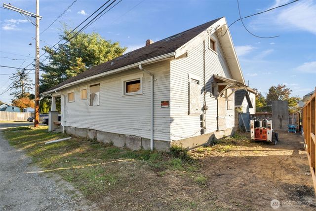 1008 S 37th Street, Tacoma, WA 98418