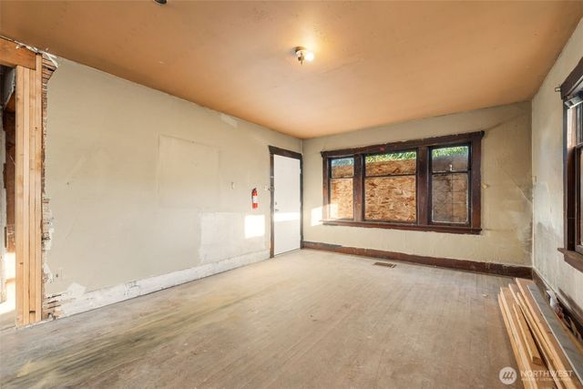 1008 S 37th Street, Tacoma, WA 98418