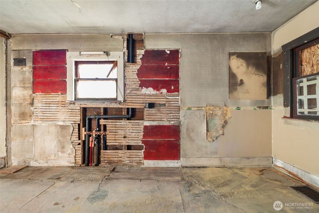 1008 S 37th Street, Tacoma, WA 98418