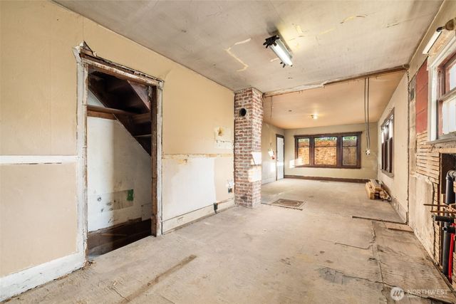 1008 S 37th Street, Tacoma, WA 98418