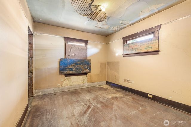 1008 S 37th Street, Tacoma, WA 98418